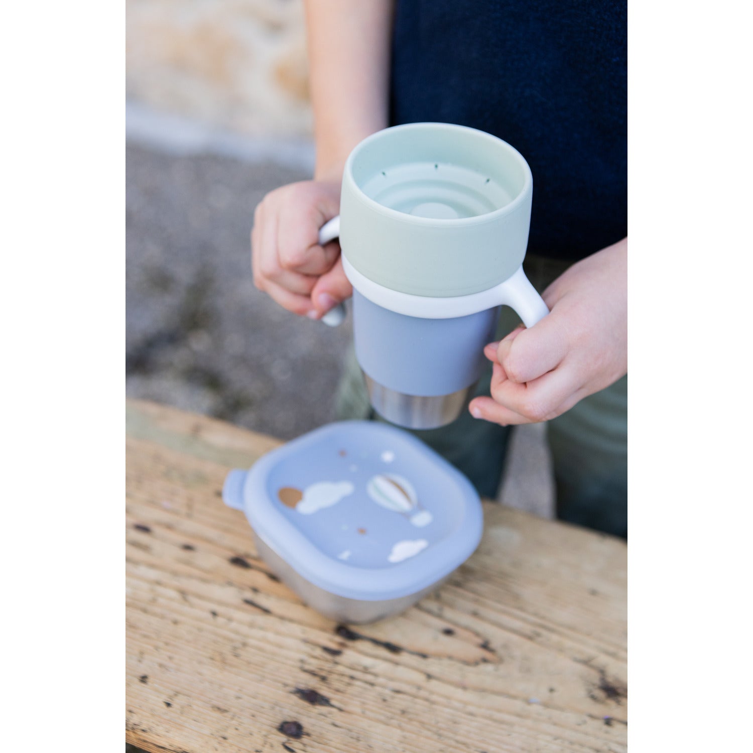 #color_Pebble