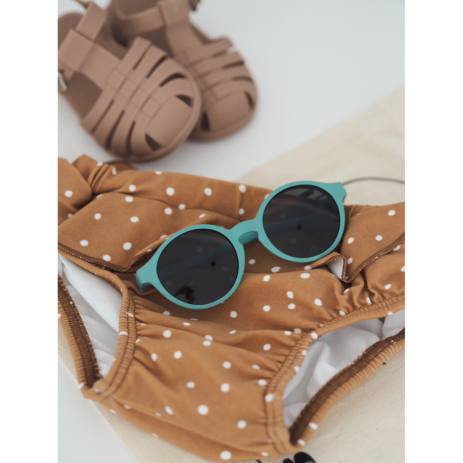 #color_Tropical Green