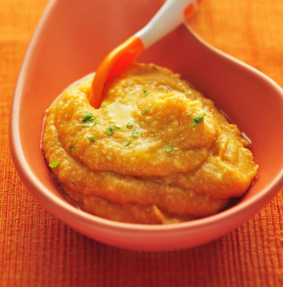 Chicken and its Funny Carrots