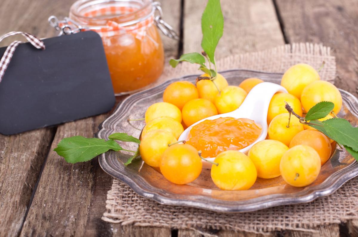 Mirabelles